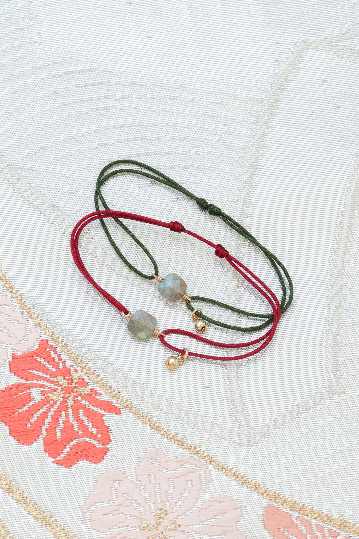 Otohime 乙姫 (Labradorite carrée)