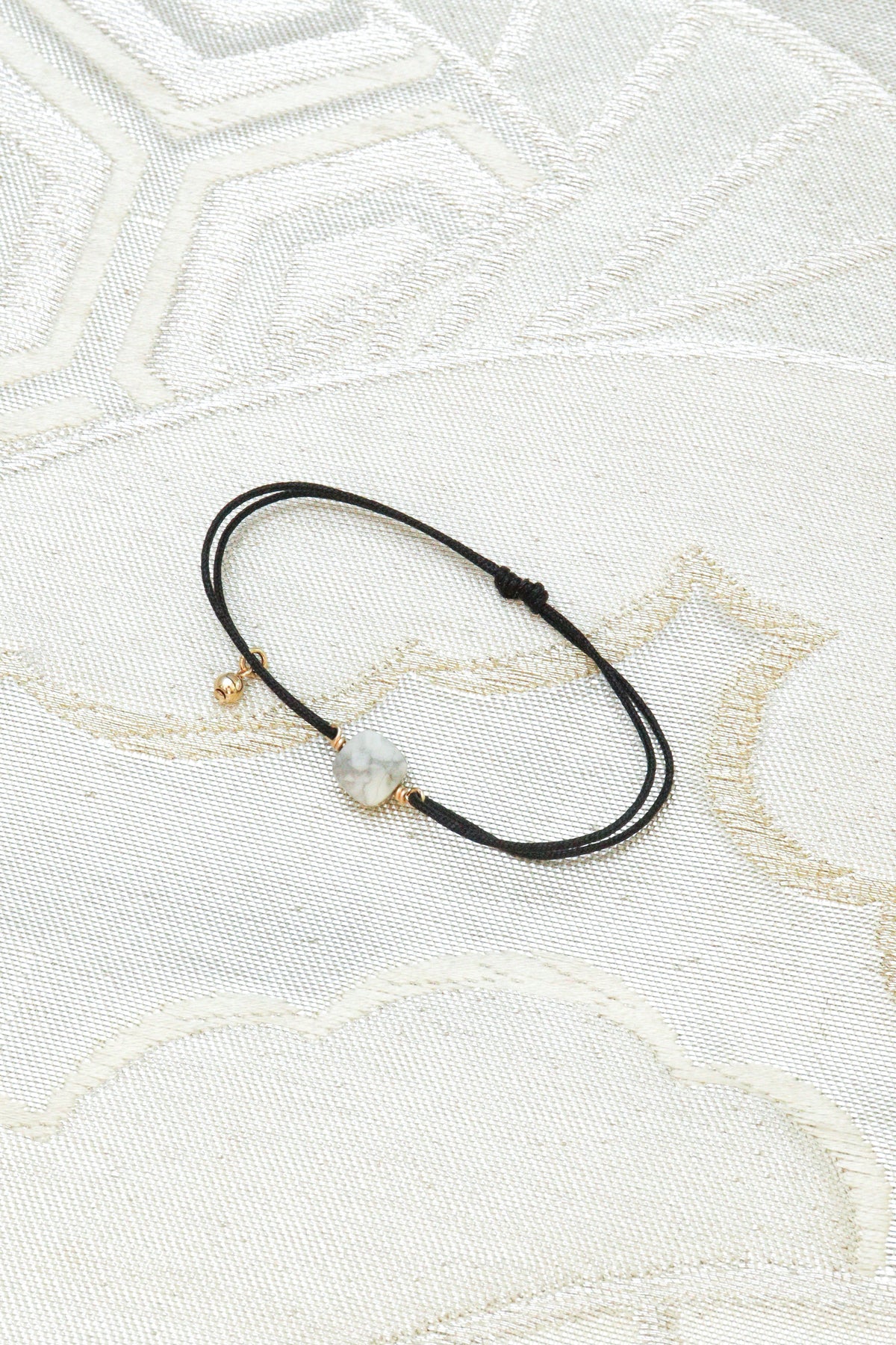 Otohime 乙姫 (Howlite)