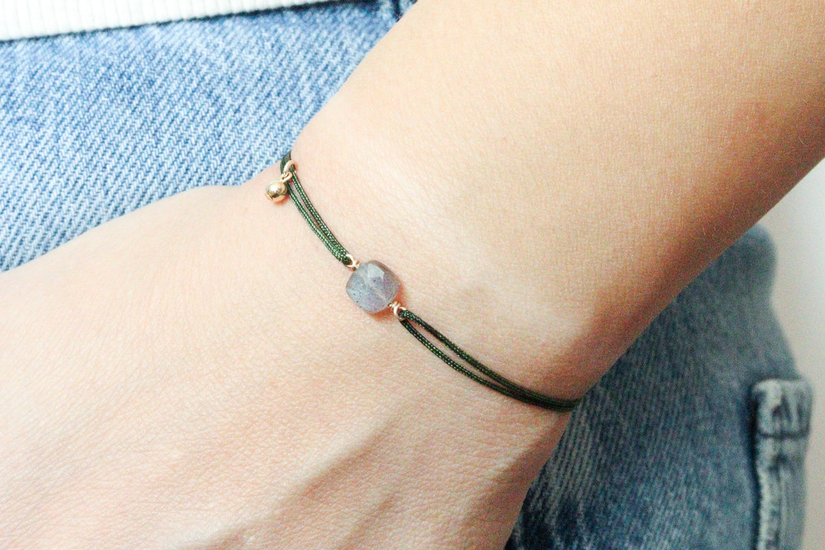 Otohime 乙姫 (Labradorite carrée)
